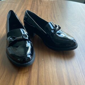 Women/Ladies Black EVANS loafer shoes. Size 10 W